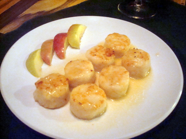 Scallops in Apple Cider Beurre Blanc 