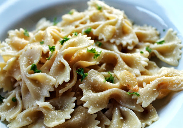 Simple Garlic Parmesan Pasta