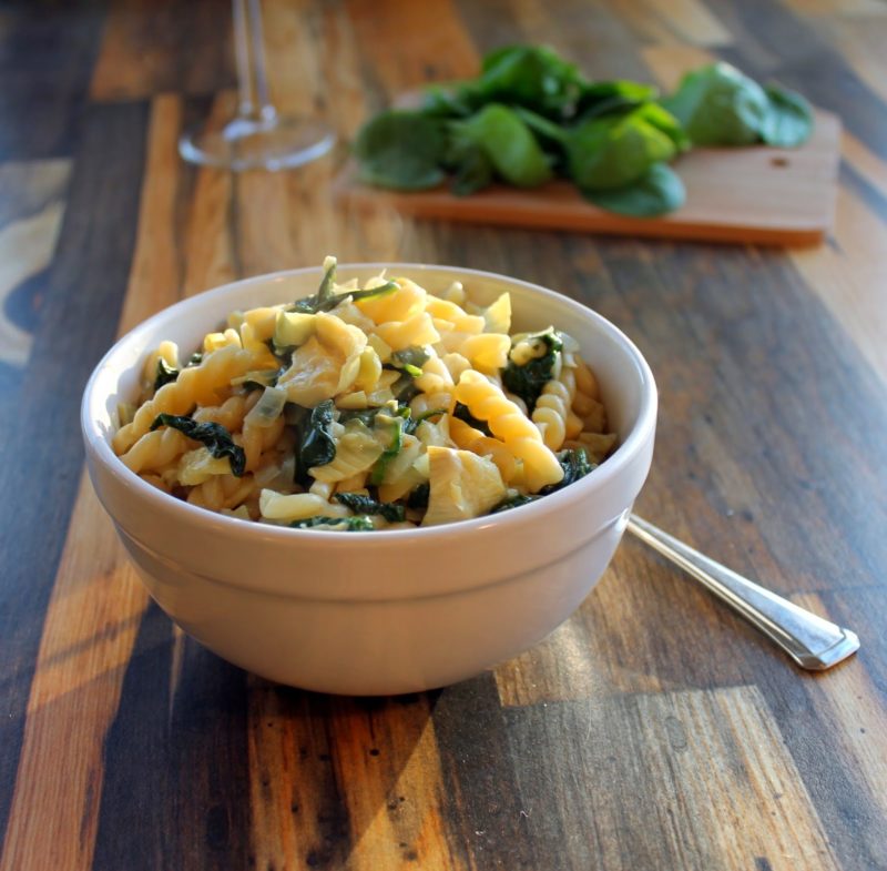 One Pan Spinach Artichoke Pasta